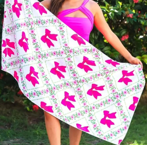 Pretty Lattice Bow Beach Towel