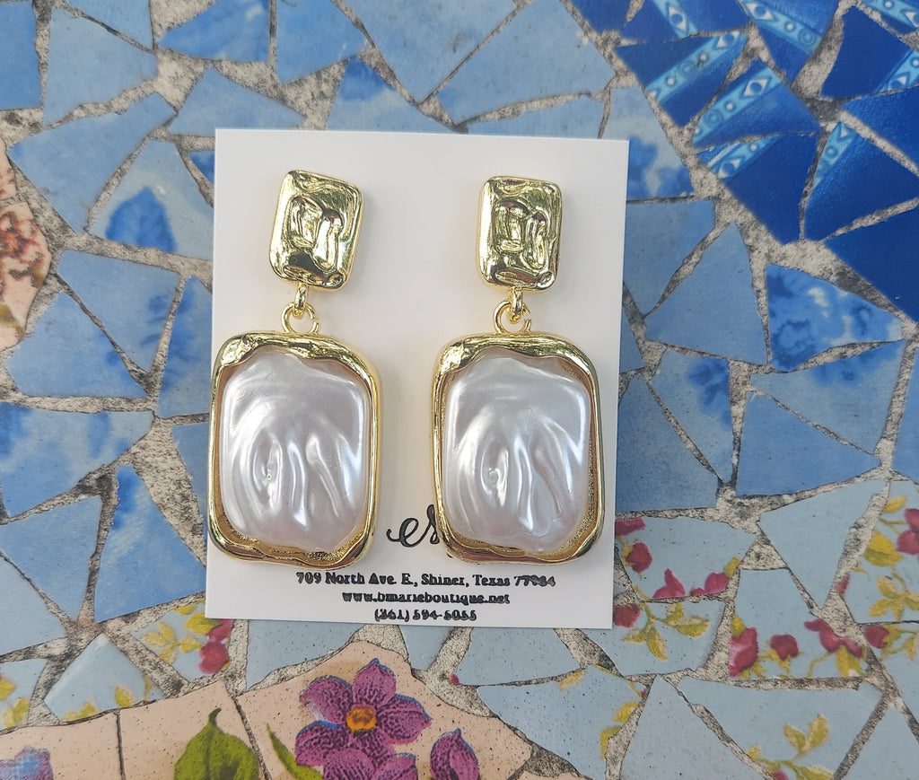 Gold/Pearl Dangle Earrings
