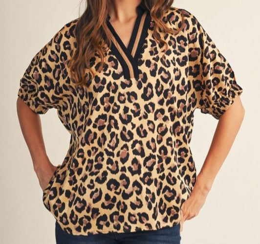 Color Contrast Detail Leopard Top
